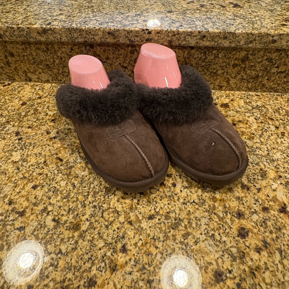 Women's UGG Chocolate Brown Coquette Slippers Size 8